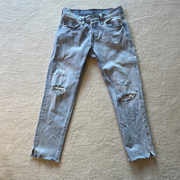 Levi 501 Distressed Cropped Tapered jean in Bowie Wash - Picture 7 of 9